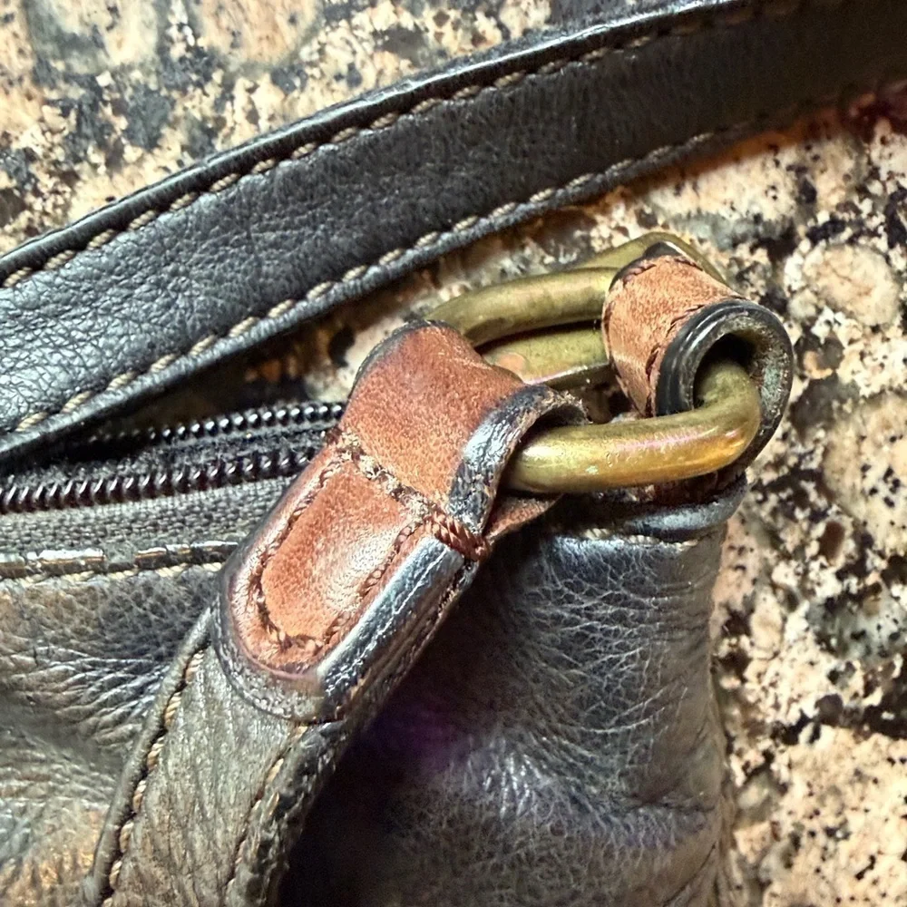 Fossil can some zipper